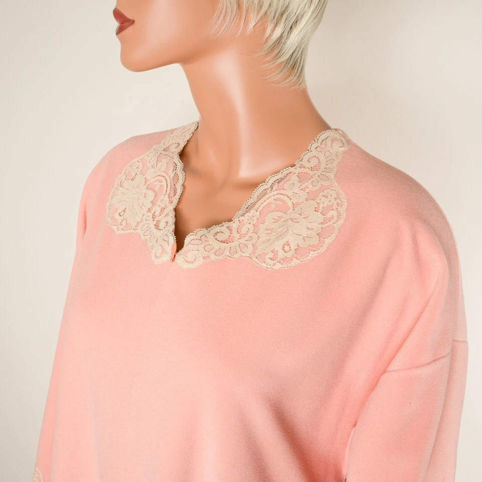 💖 Roupão vintage Vanity Fair poliéster rosa pêssego M casaco 1/2 zíper vestido acabamento em renda - Imagem 4 de 4