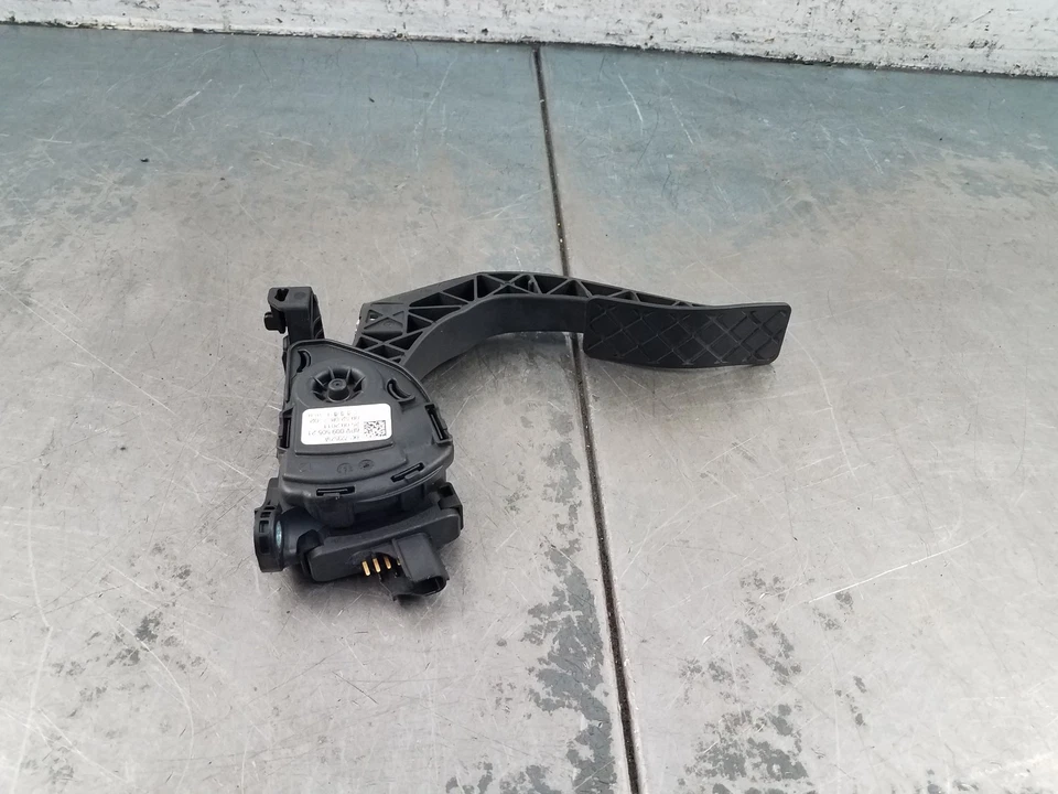 2012 Audi S4 Quattro B8 Throttle Pedal #1947 V6 - Image 2 of 4