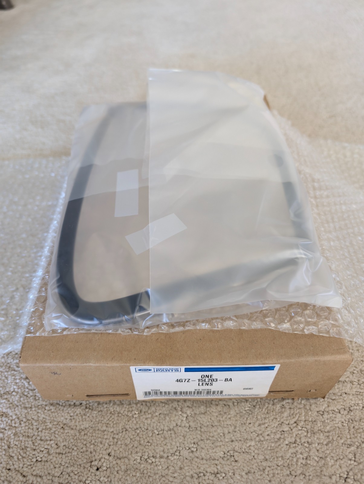 FORD GT 05/06 SUPERCAR - OEM LEFT LOWER FOG LAMP LENS COVER LH - 4G7Z-15L203-BA