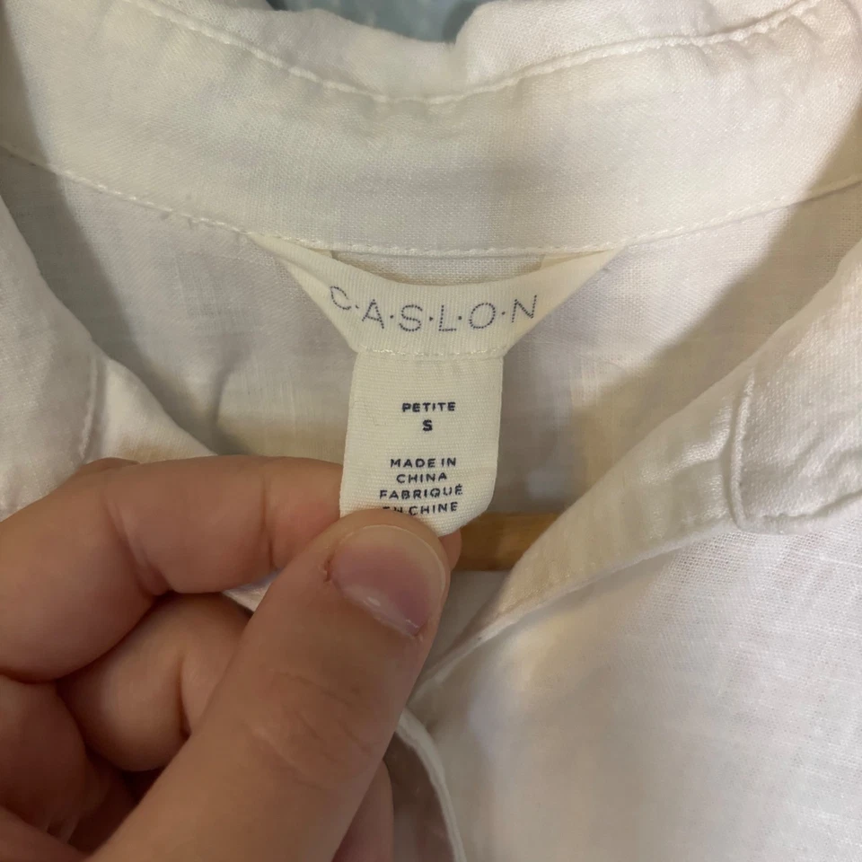 Blusa blanca con cuello de mezcla de lino frontal torcido Caslon para mujer talla pequeña pequeña pequeña Foto 2 de 4