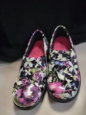 Laforst floral print Womens Slip Resistant Slip Work Clog. Size 9- Worn Once