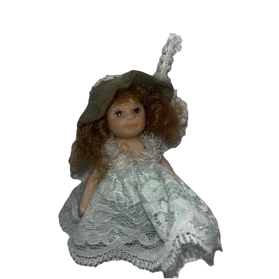 Miniatura Casa de Muñecas Porcelana Niña Niño Muñeca Vestido Verde 2.5" Foto 3 de 4