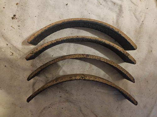 Raybestos Brake Shoe Lining set for Bedford and Vauxhall VA/30/31/1 (NOS) - Picture 4 of 4
