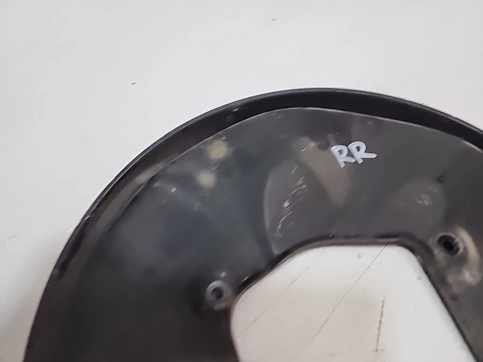 AUDI S4 2004-2005 - Freno trasero derecho Q8-439 protector contra polvo/salpicaduras 4F0615612 Foto 3 de 4