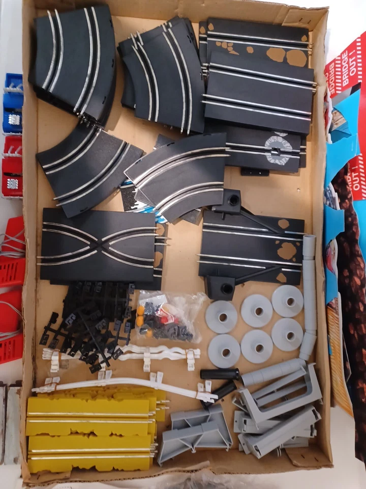 Artin ESCAPE from EARTHQUAKE ALLEY CONJUNTO DE AUTORAMA Completo Na Caixa - Imagem 3 de 4