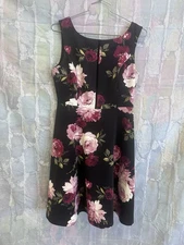 White House Black Market NWT $160 Floral Scuba Fit N Flare Dress Size 10