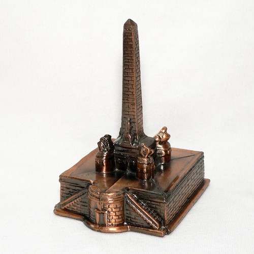 Vintage Lincoln's Tomb Springfield IL Metal Souvenir Building Monument