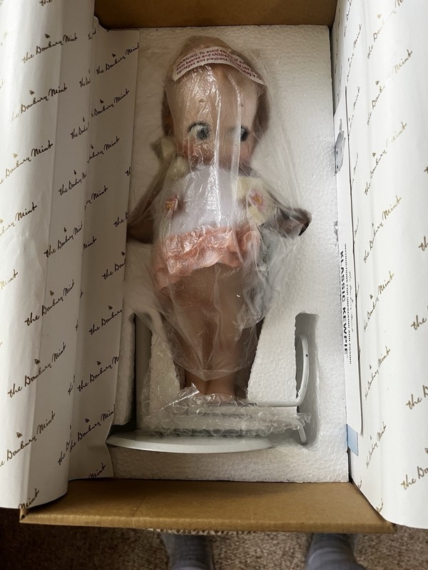 The Danbury Mint Kutesy Kewpie Porcelain Collector Doll 2005