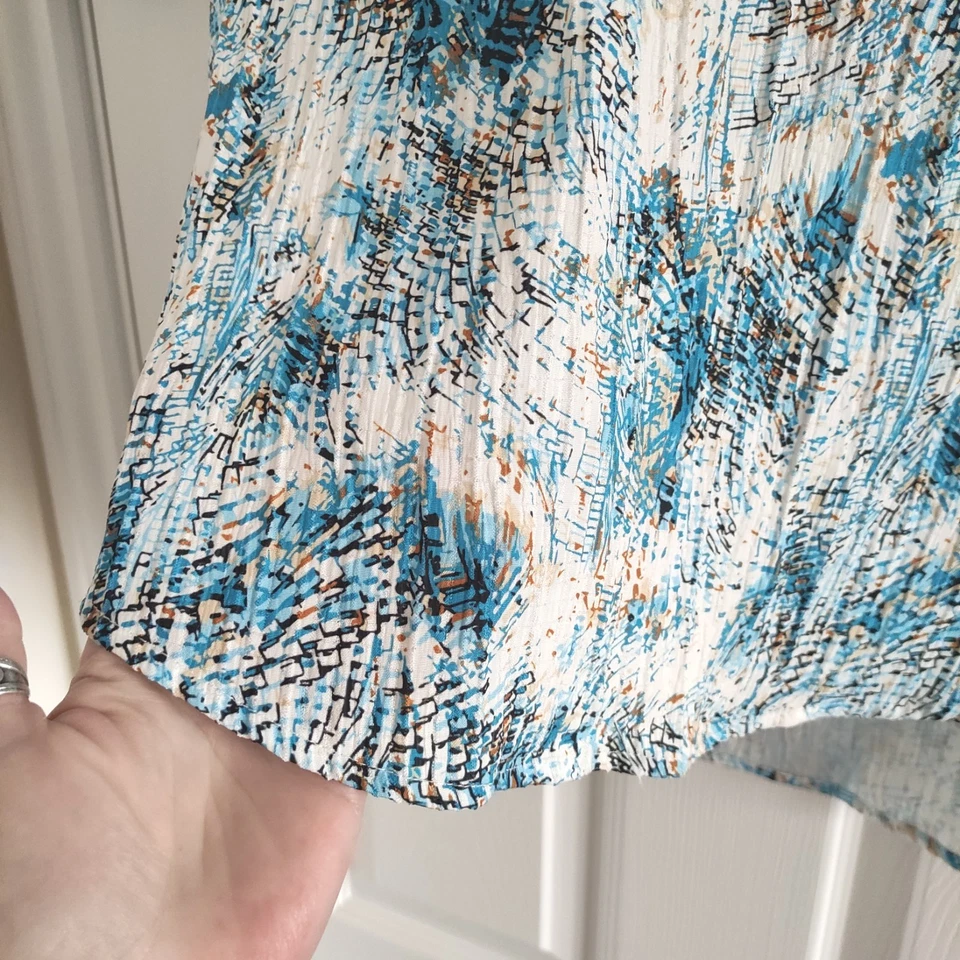 Women's Crinkle Stretch Blue Pattern Shirt, Polyester/Elastane by Classic UK 14 - Image 3 of 4