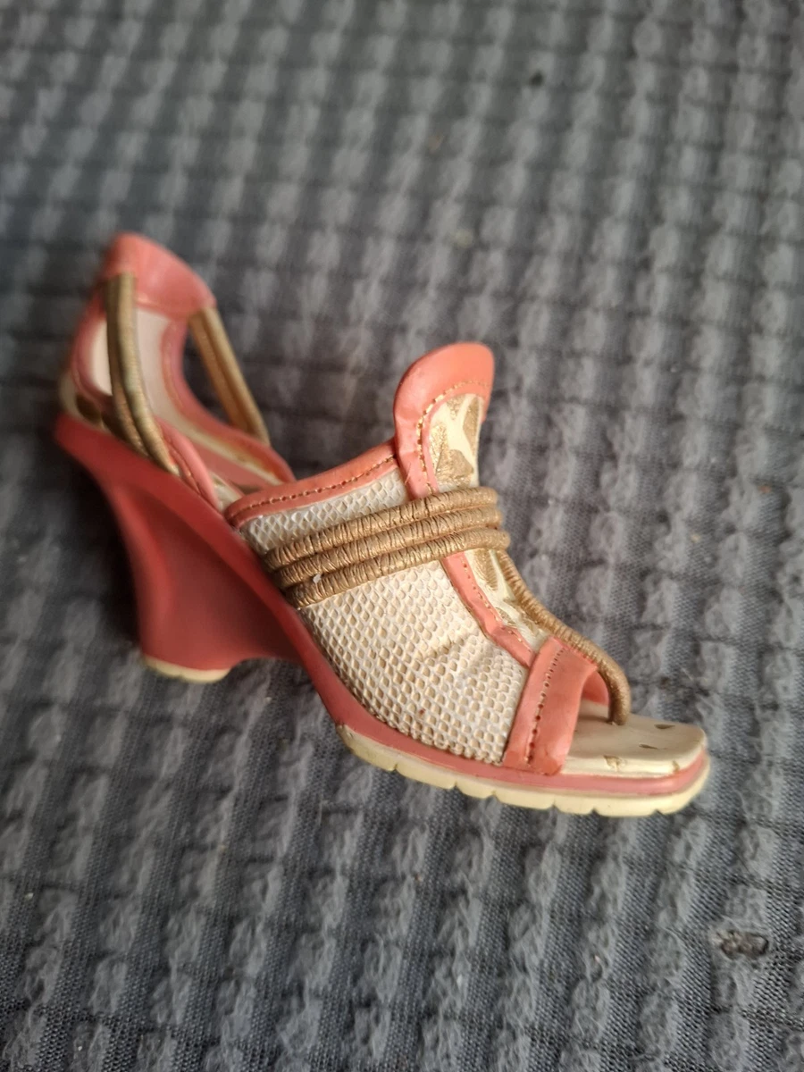 Miniaturschuh Just The Right Shoe aus Porzellan/Keramik „Step into Summer“