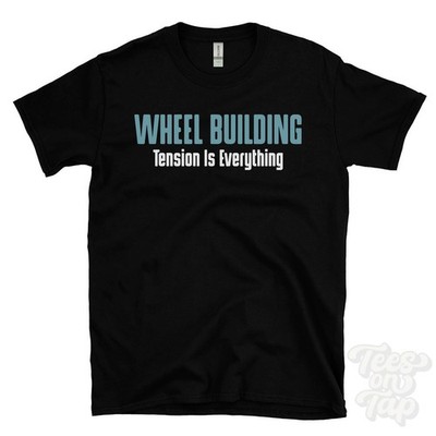 RADAUFBAU SPANNUNG IST ALLES T-SHIRT Speichenschnürung | Abrichtständer