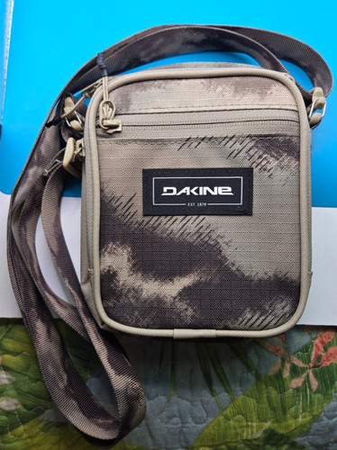 Dakine Unisex Field Bag - Ashcroft Camo