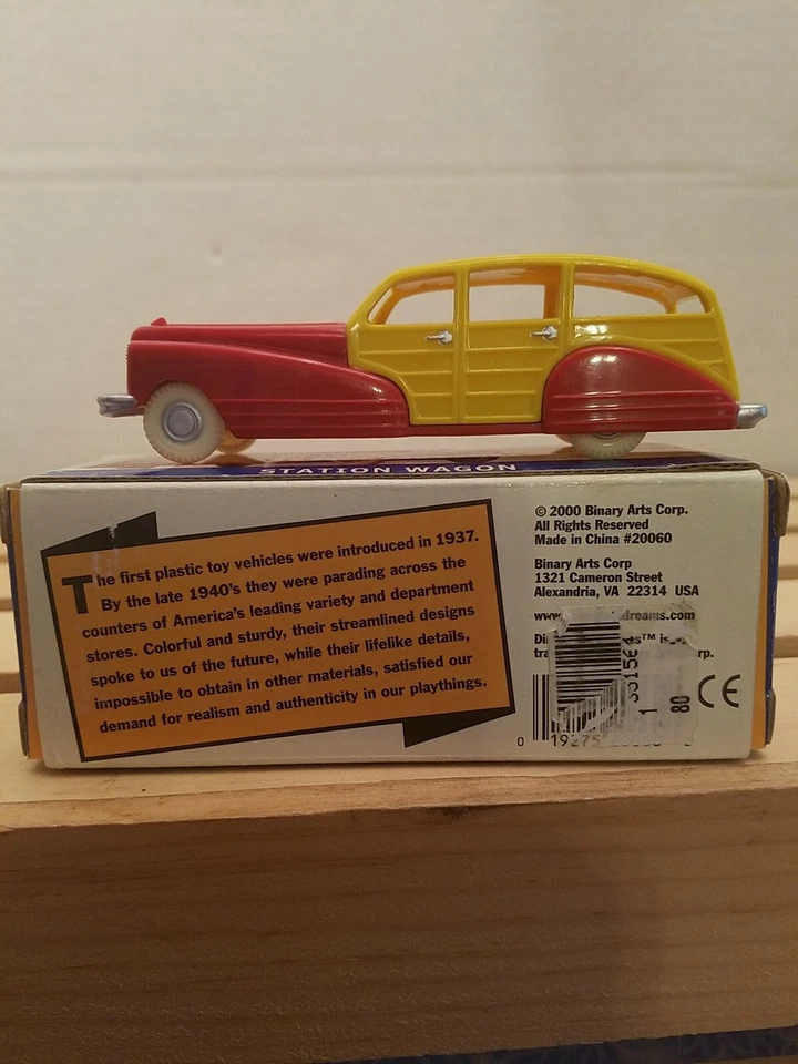 NOSTALGIC DIMESTORE DREAMS PLASTIC NO.20060 STATION WAGON WOODY 1:43 SCALE CAR - Image 4 of 4