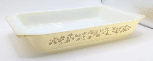 Pyrex Casserole Dish Golden Acorn Space Saver 1-1/4 Qt 548-B Vintage