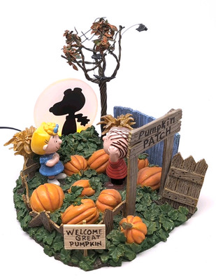 Dept. 56 Peanuts IT'S THE GREAT PUMPKIN! Halloween Lit Scene LOOK