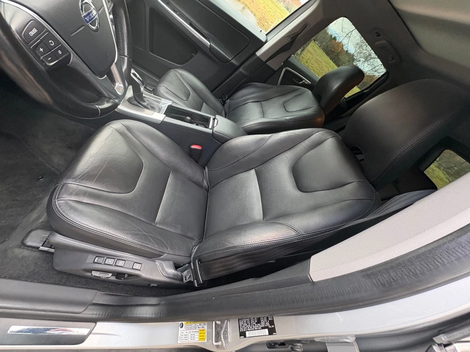 2016 Volvo XC60 T5 PREMIER - Image 3 of 4