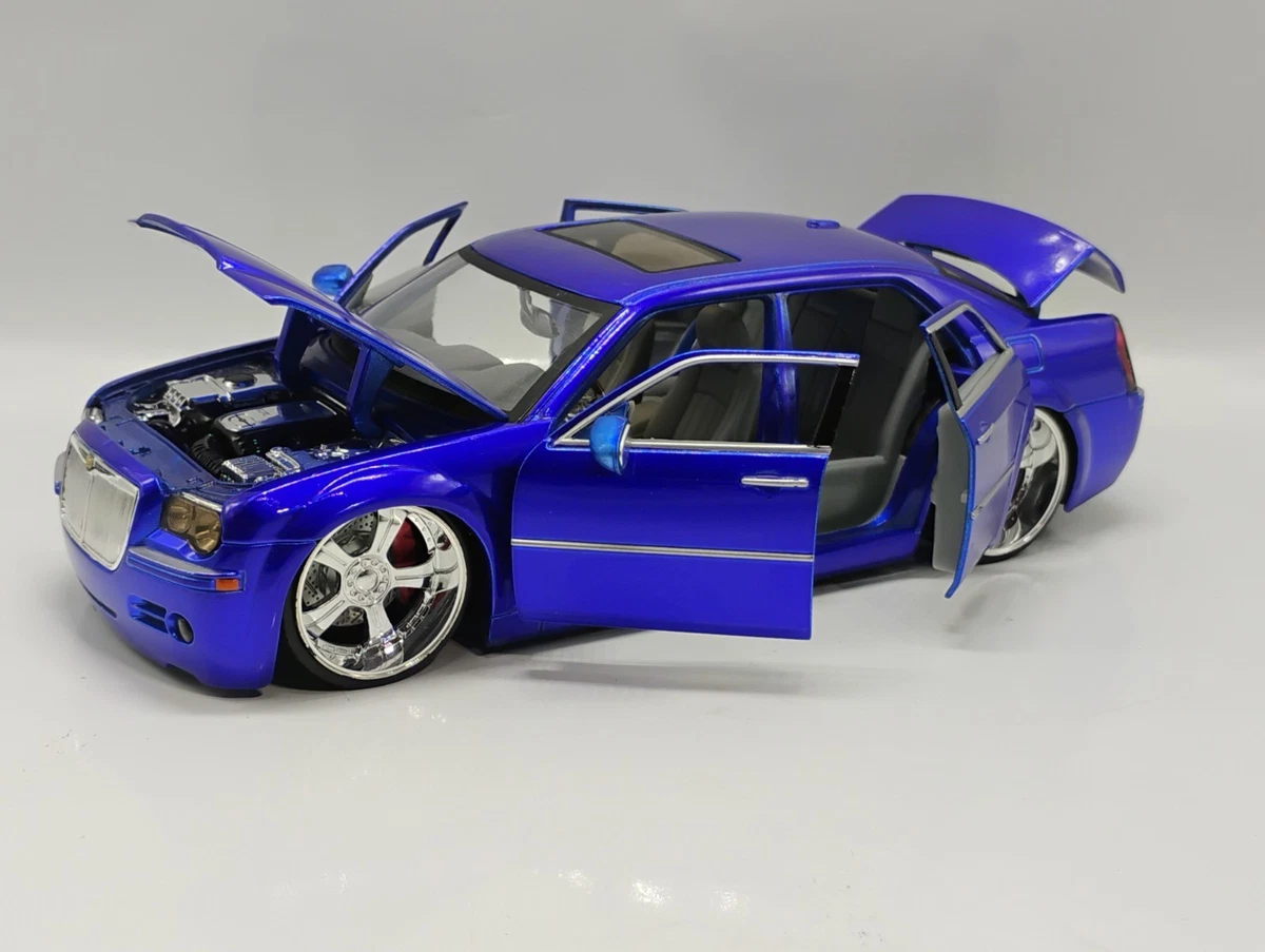 Preços baixos em Jada Toys Chrysler 1:24 Veículos de brinquedo e