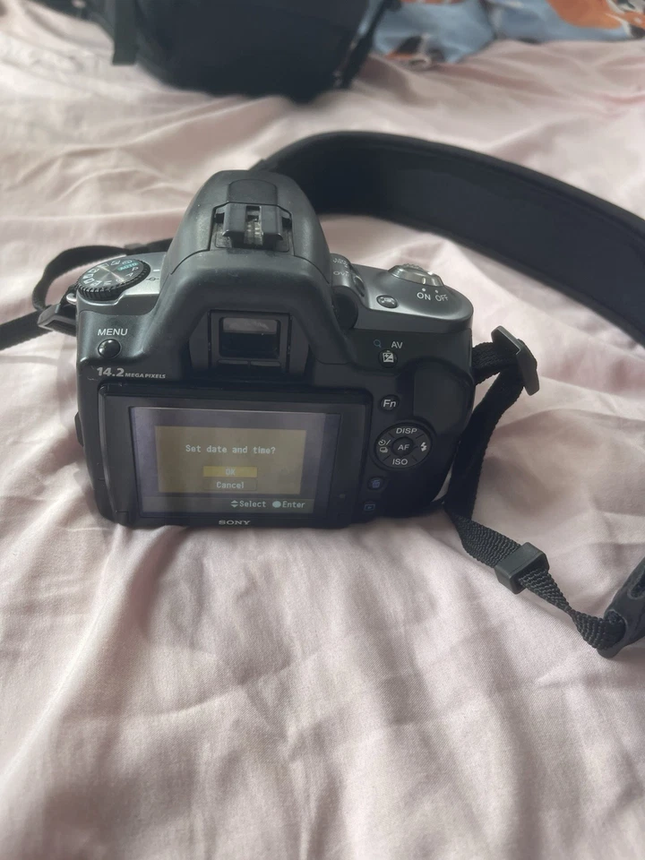Sony Alpha 380, photo 2 of 4