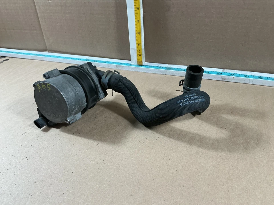 Bomba de agua de refrigerante auxiliar Audi S5 2008-2012 8K0965567 OEM Foto 4 de 4