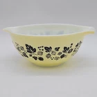 VTG Pyrex Cinderella Bowl Yellow & Black Gooseberry Pattern 1.5Qt