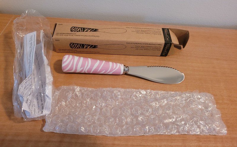 The Pampered Chef Pink Zebra Ceramic Spreader 1643 NEW in BOX