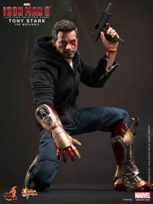 HOT TOYS MMS209 IRON MAN 3 TONY STARK THE MECHANIC 1/6 ACTION