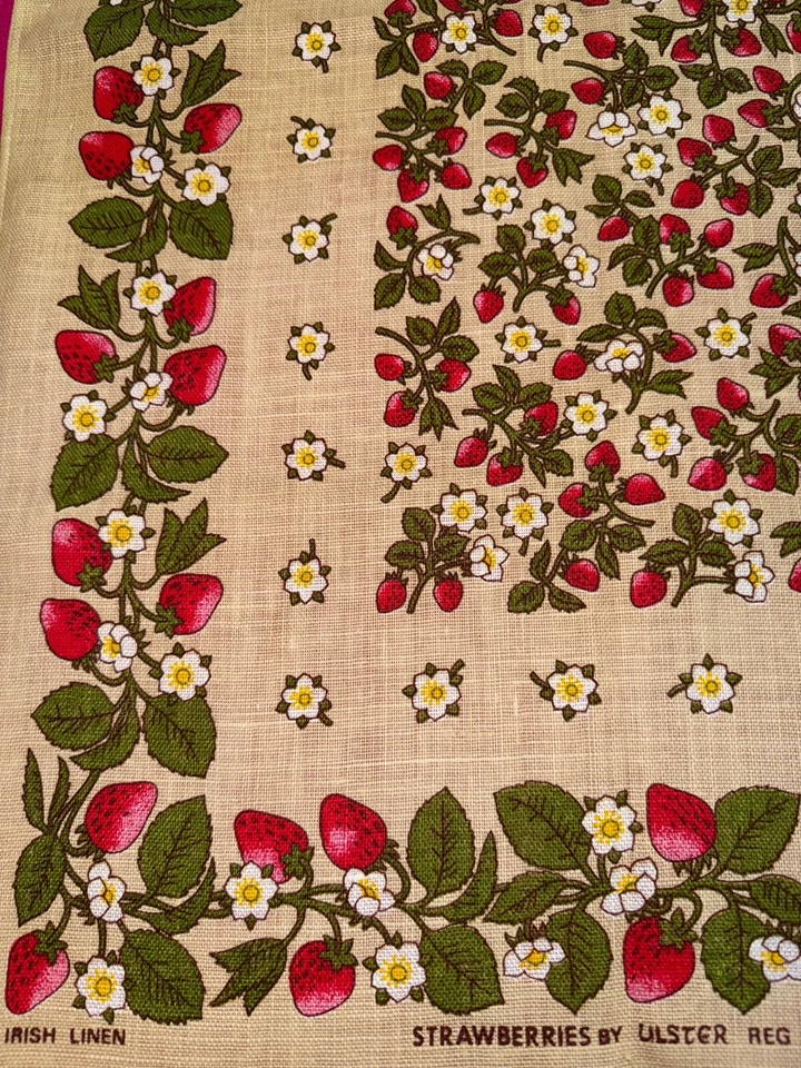 Torchon vintage mais neuf, pur lin irlandais Fraises 75 cm x 47 cm - Photo 2/4