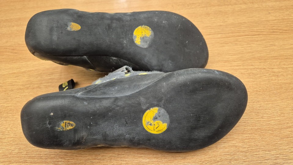 La Sportiva Tarantula Climbing Shoes UK Size 4 eBay