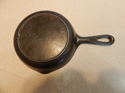 VINTAGE LODGE #3 CAST IRON SKILLET SINGLE NOTCH RAISED I  6 1/4" DIAMETER - USA