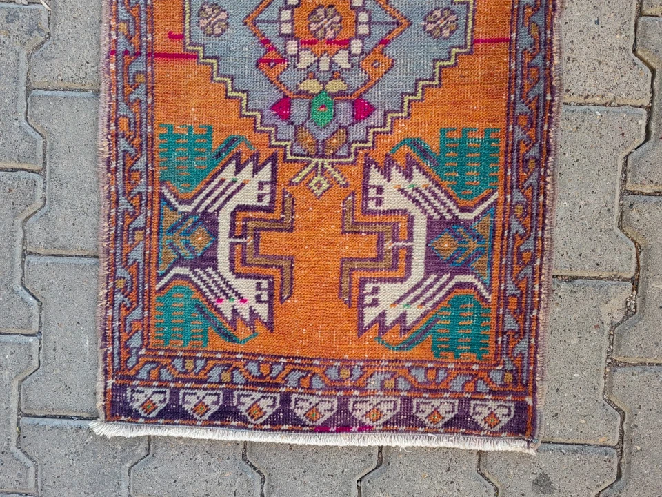 Alfombra turca vintage 3,2 x 1,8 pies | medallón naranja Oushak, flecos Foto 4 de 4