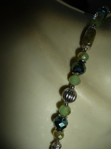 LIGHT GREEN SILVER CRYSTAL & NATURAL STONE BEADS BIB NECKLACE #16/29 - Picture 2 of 5