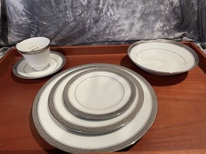 Noritake Crestwood Platinu Set de vajilla con 50 piezas, para 8