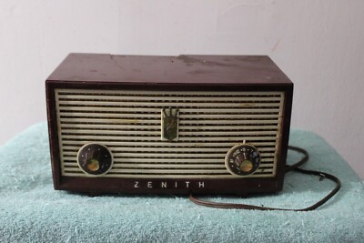Zenith Vintage Radio, Model B508R Radio, Bakelite Cabinet, Brown and Ivory