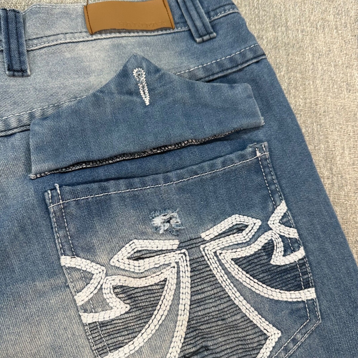 70,80’s デニムバナー DENIM HEADQUARTERS Vintage Y2K Raw Blue Baggy Embroidered Denim Jeans Men 34x34