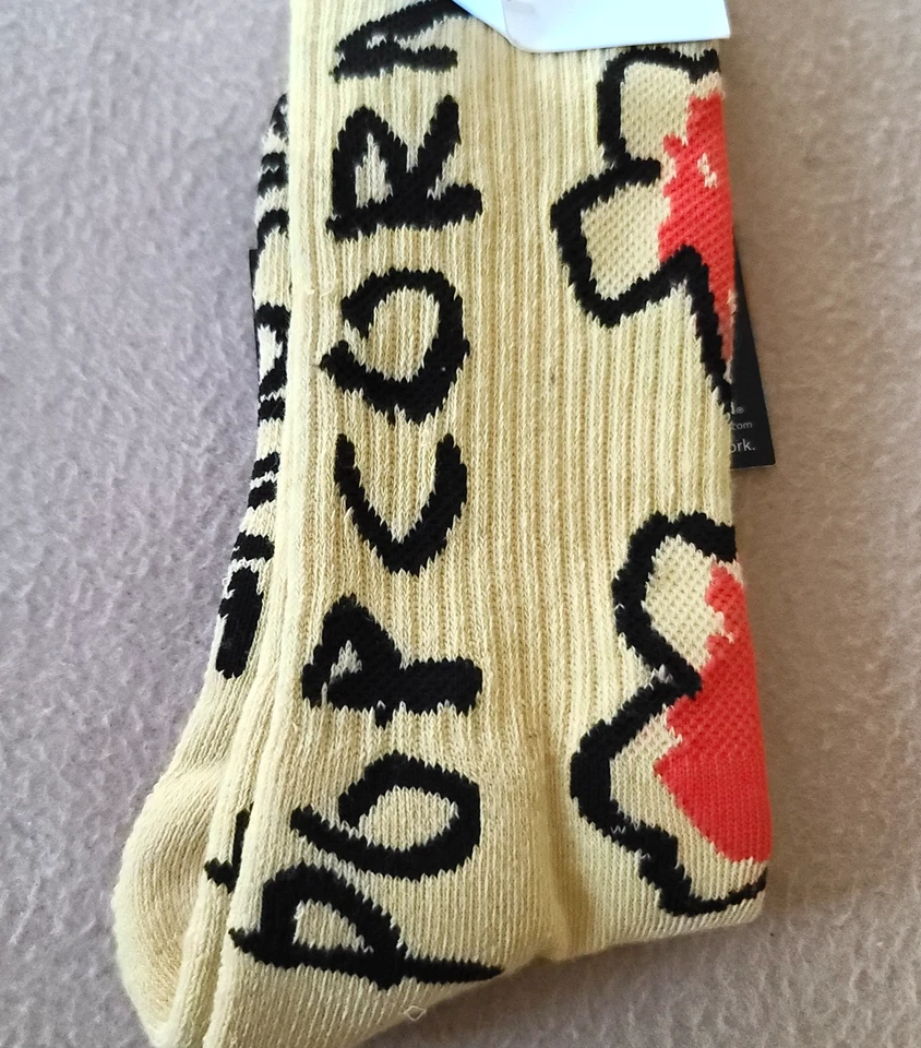 Urban Outfitters Basquiat Cheese Palomitas Crew Calcetines OS Unisex Amarillo Novedad NUEVO Foto 4 de 4
