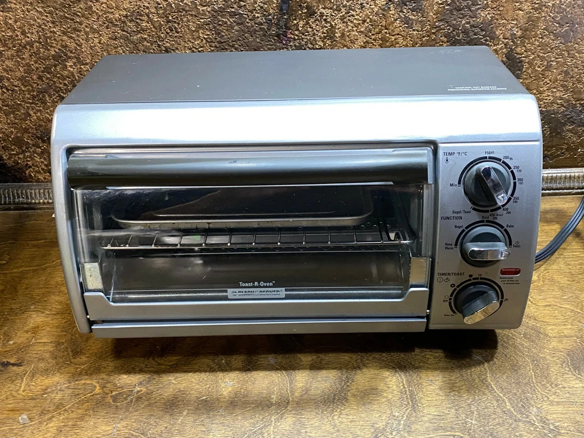 Black & Decker Counter Toaster Oven - Broiler with Pans w Timer RV - NICE