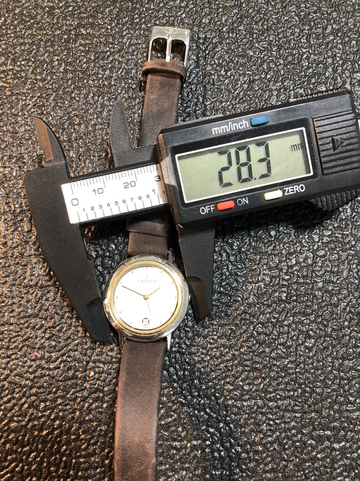 Reloj para mujer Grenen Denmark By Skagen con fecha tono plateado y dorado batería nueva Foto 4 de 4