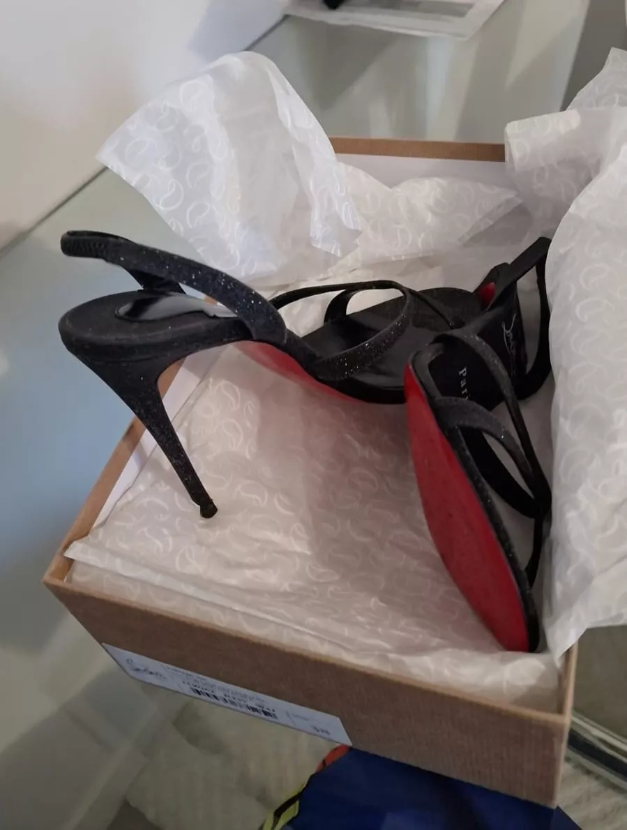 Christian louboutin best sale talon