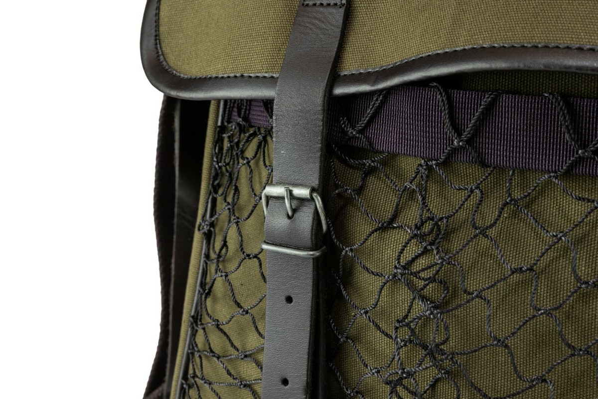 JACK PYKE Heavy Cotton Canvas Game Bag – Hunting Shoulder Bag With Leather Straps, Buckle Fastening, Washable Lining & Net Front Pouch – Durable Shooting & Game Carry Bag For Outdoor Use