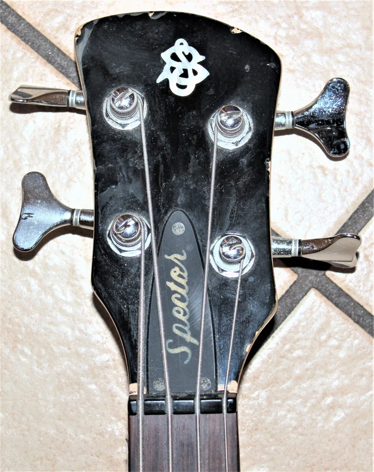 Bajo eléctrico Spector Legend de 4 cuerdas - cuerpo sólido Foto 2 de 4