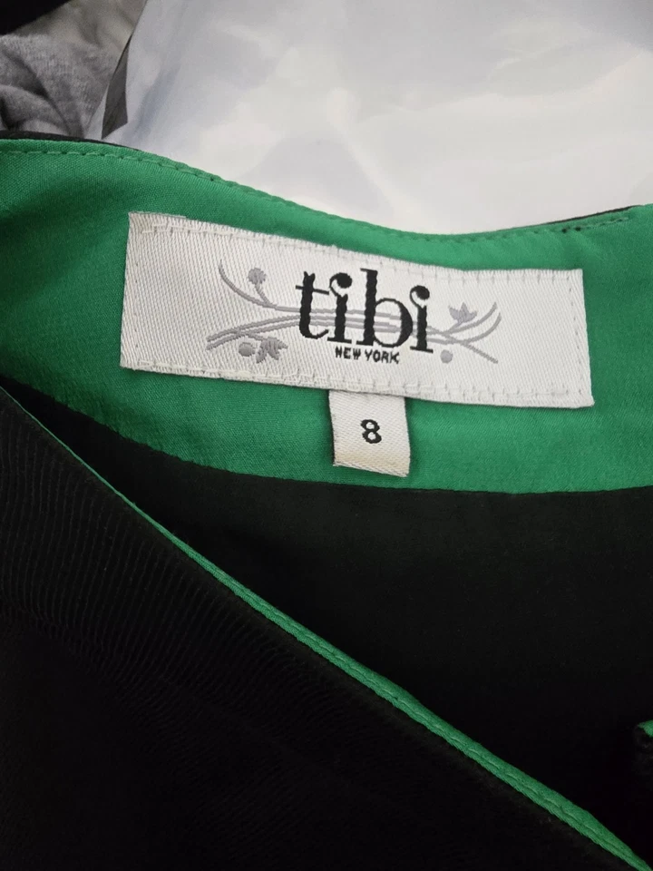 Vestido Tibi Talla 8 Negro Línea A Cambio Vestido Verde Acentos Cóctel Fiesta Foto 4 de 4