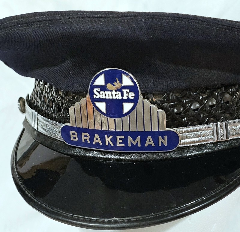 1970s AT&SF SANTA FE RWY RAILROAD BRAKEMAN HAT & EMBLEM ~ NAVY BLUE Size 7 1/4