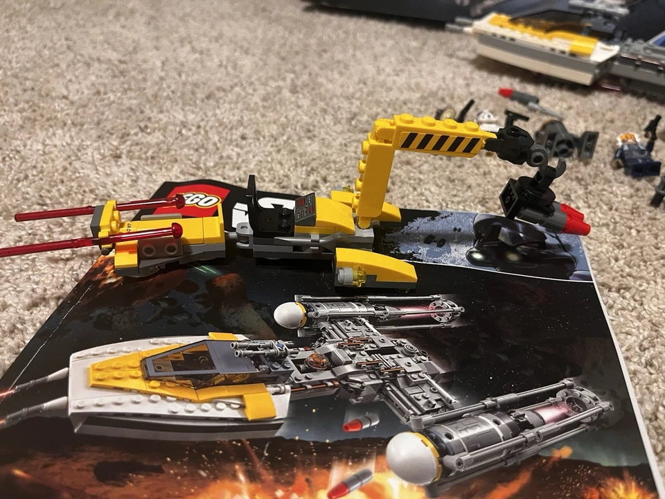 LEGO Star Wars: Y-Wing Starfighter (75172) 691 piezas Juego completo retirado con caja Foto 3 de 4