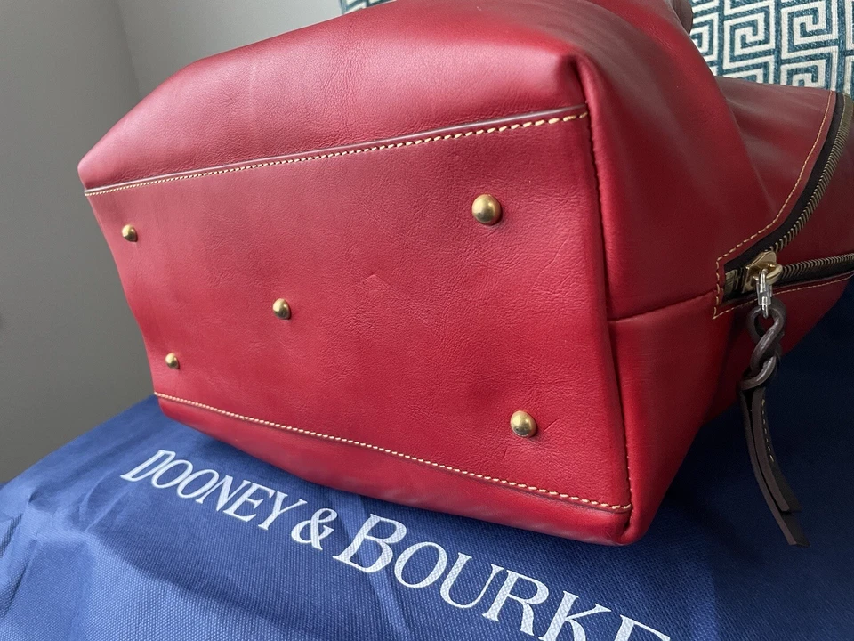 Bolso DOONEY & BOURKE ROJO FLORENTINO BARLOW*NUEVO* ¡¡¡CON ETIQUETAS!!! Venta al por menor $498 Foto 2 de 4