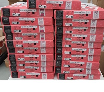Lagerbestand 21 Mädchen Pyjamas Hello Kitty Neu Größen 3-8 Jahre