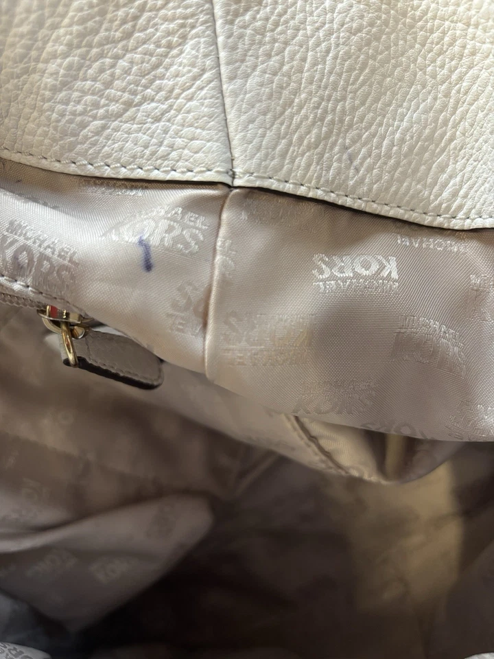 Michael Kors Large Pebbled Leather Hobo Shoulder Bag White Gold MK Logo - Image 4 of 4