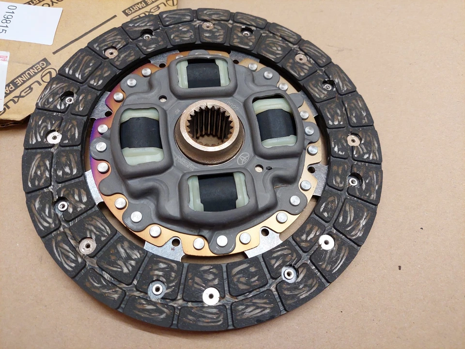 Toyota Yaris 1.3 Mk3 Clutch Disc Plate 2011-2017 3125012393 Genuine NEW - Image 4 of 4