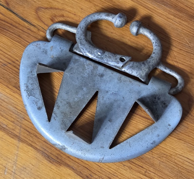 VINTAGE ALUMINUM NOSE RING CALF WEANER WITH SPIKES 4.25" X 4"