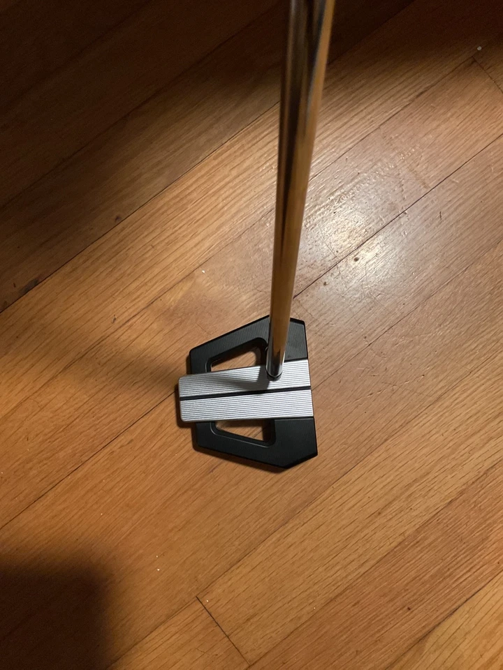 PXG Golf Allan Zero Torque Balance Putter 35 - RH w/ Headcover - Image 3 of 4