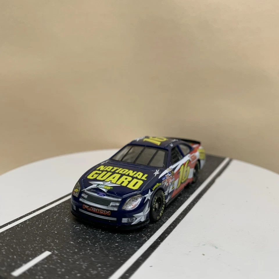 2006 年 Winner's Circle NASCAR Greg Biffle #16 国民警卫队福特 Fusion 1: 64 近乎完好 — 第 2/4 张图片